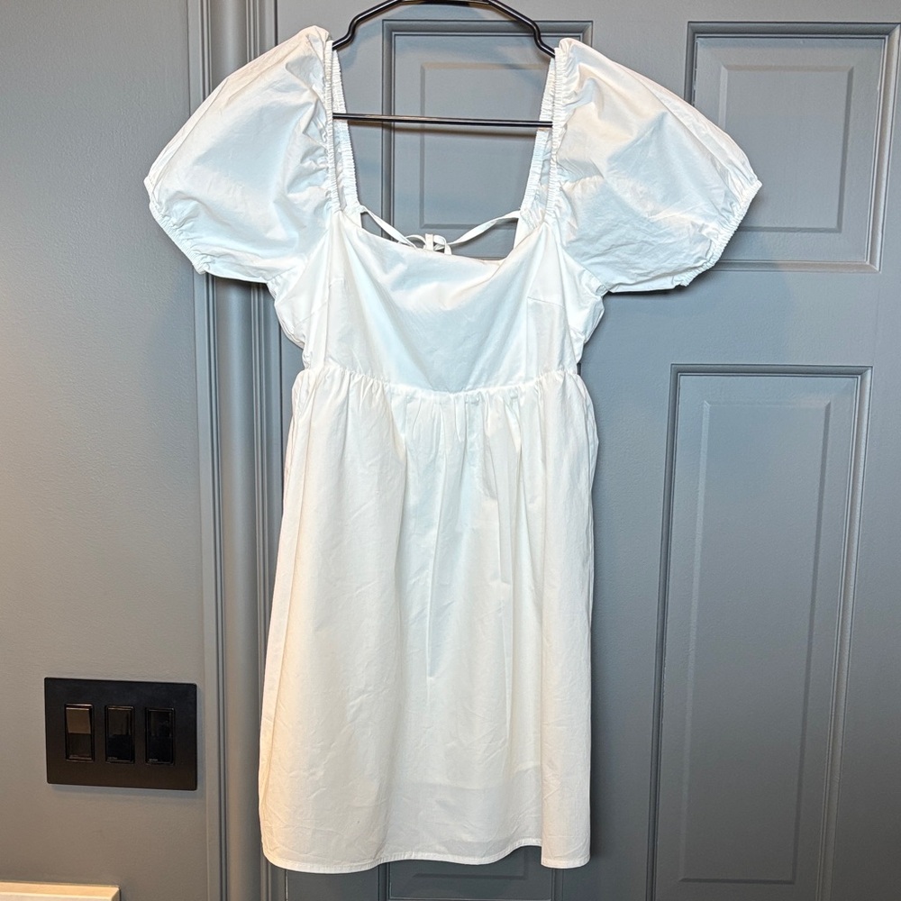 Le Lis White Mini Dress With Elastic Waist and Puffy Sleeves Women’s Size Medium